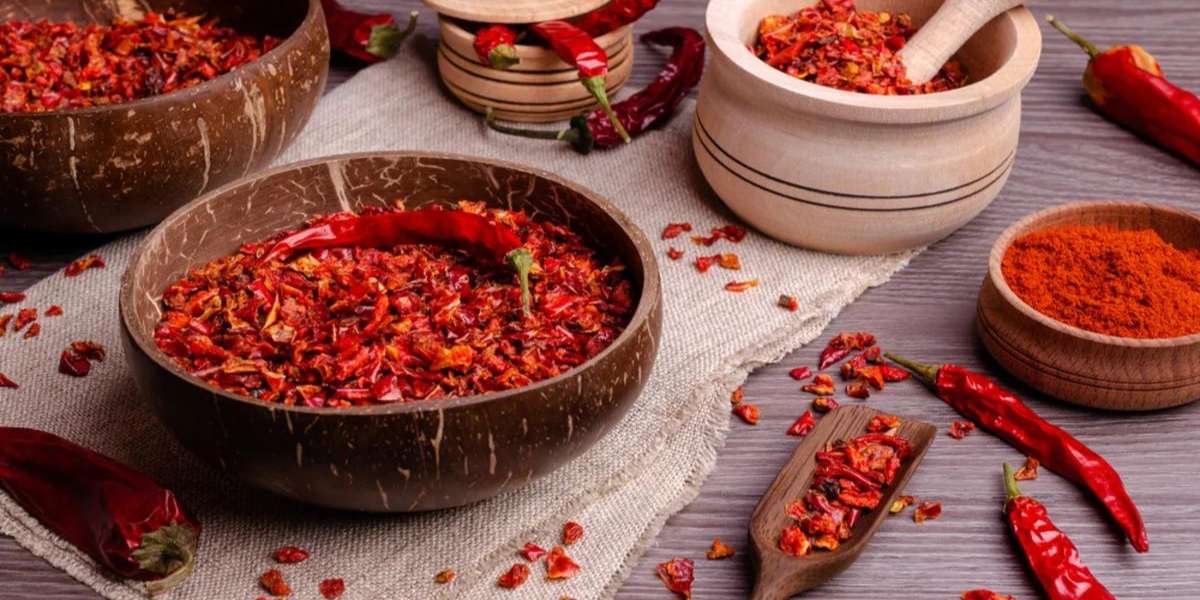 wellhealthorganic.com:red-chilli-you-should-know-about-red-chilli-uses-benefits-side-effects